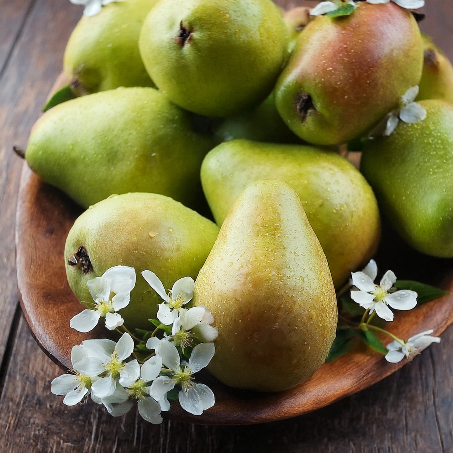 freesia and pear